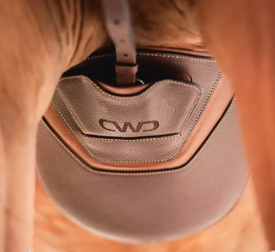 CWD FLEX-Motion Anatomical Stud Girth SA08