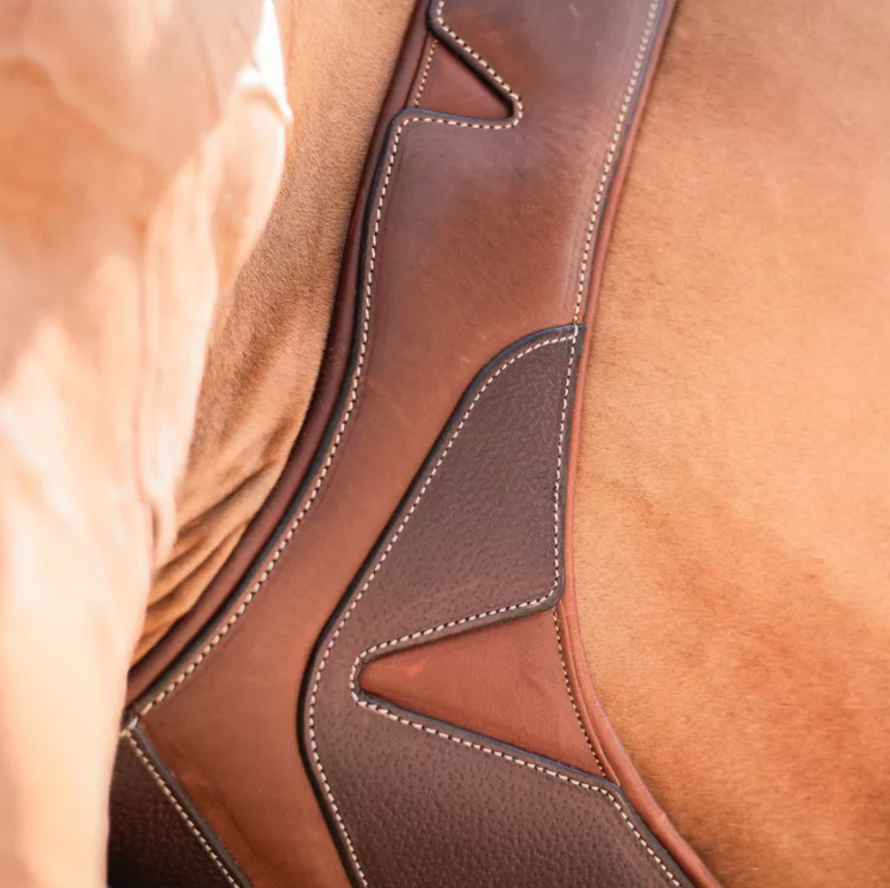 CWD FLEX-Motion Anatomical Stud Girth SA08